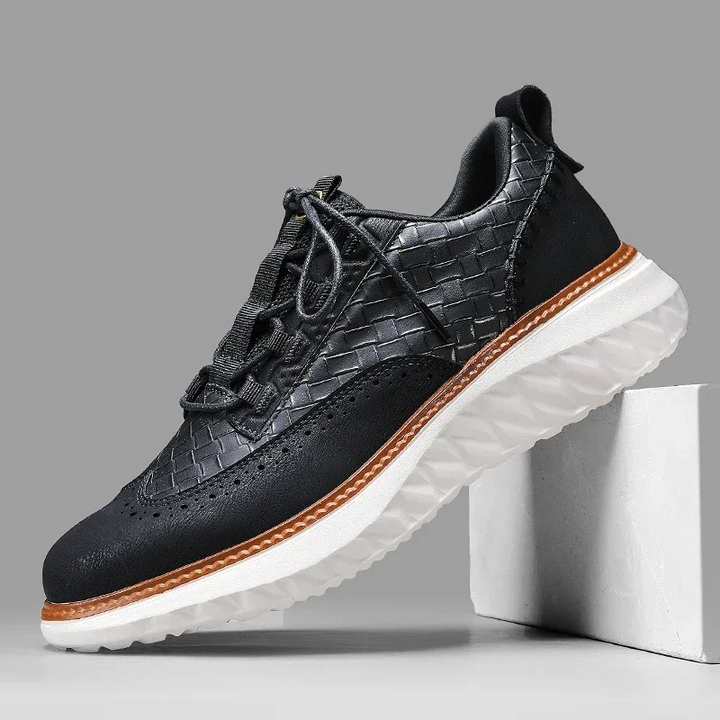Nova Sneakers