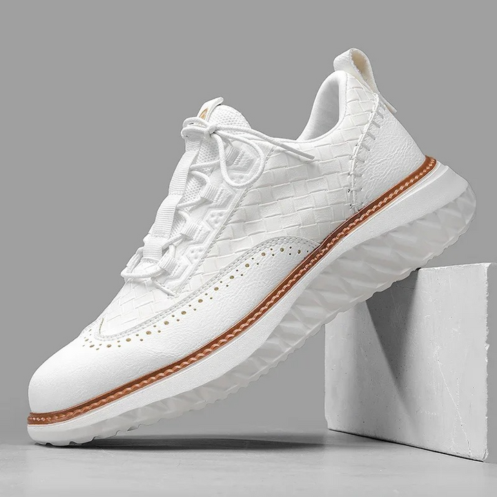 Nova Sneakers