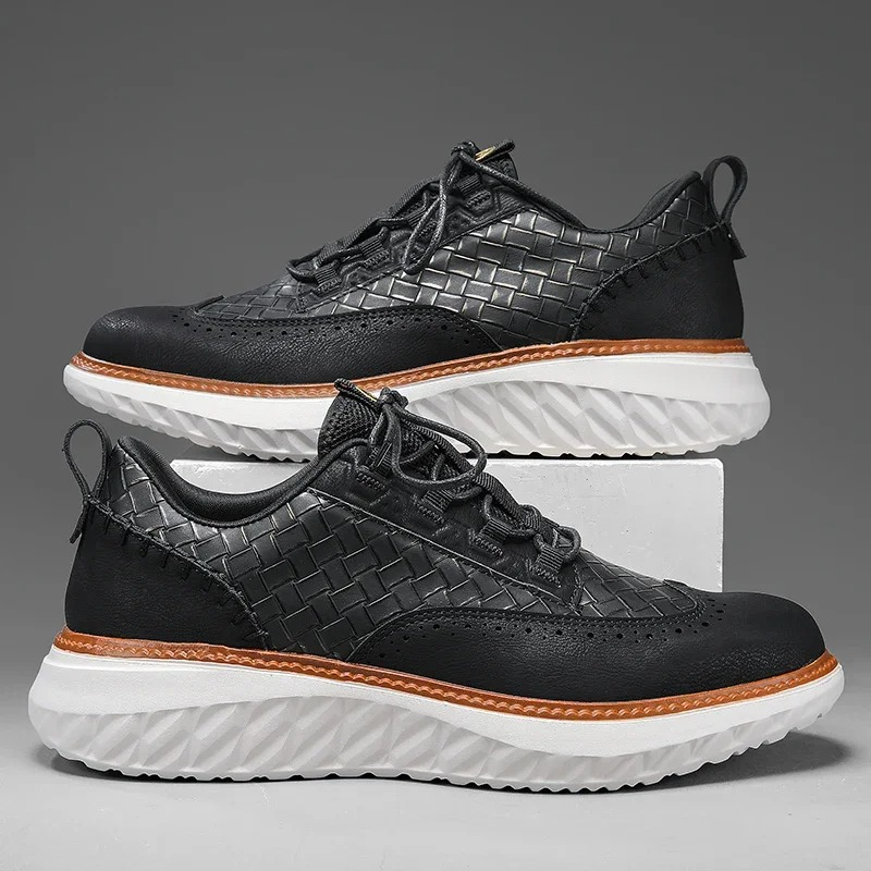 Nova Sneakers