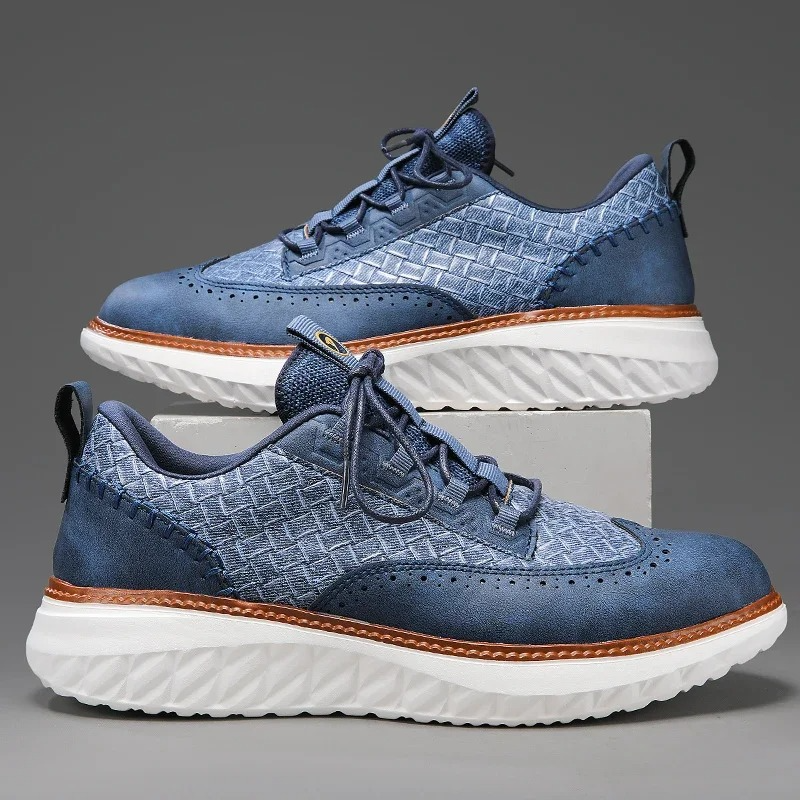 Nova Sneakers